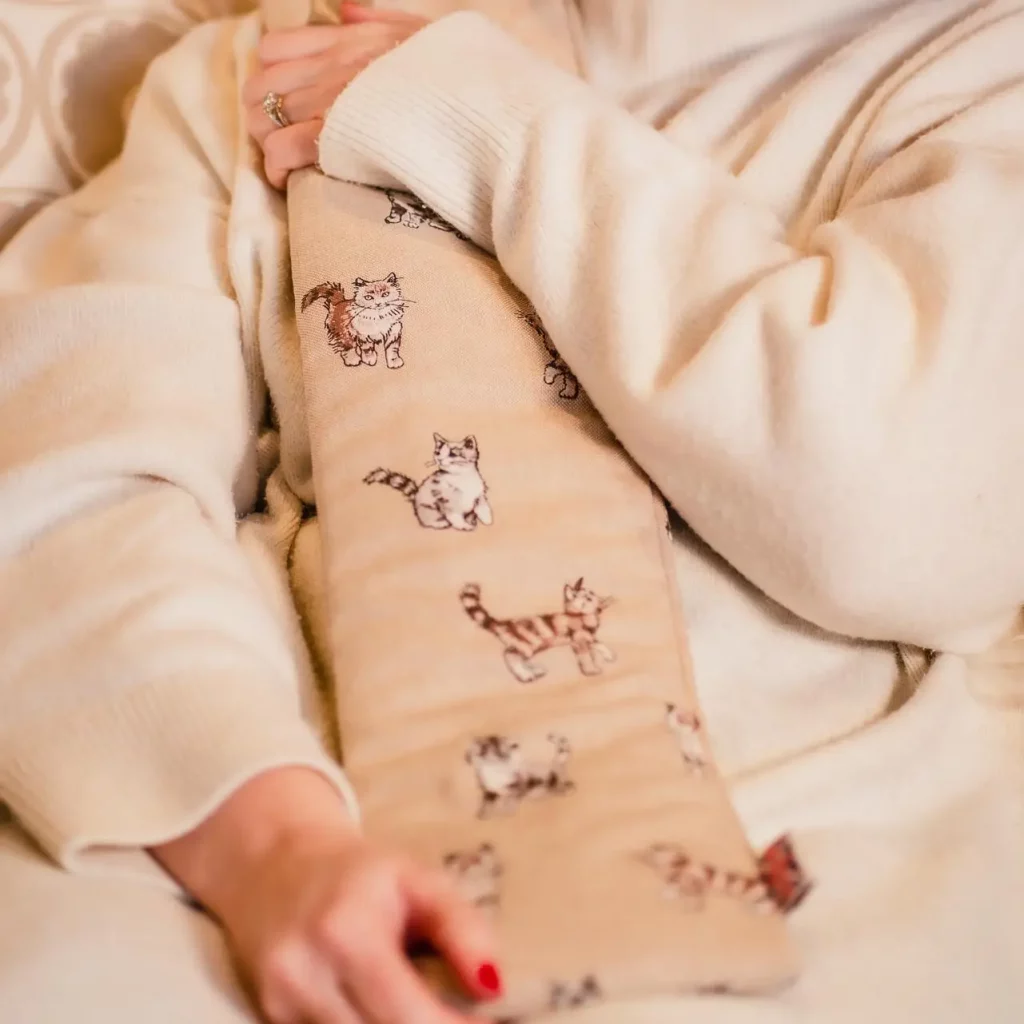 Extra Long Hot Water Bottle - Shabby Cat